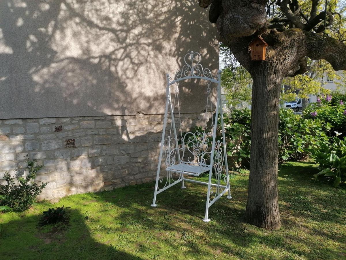 La Roseliere Maison Plain Pied Confortable Belle Decoration Jardin Magnifique 10 Mn A Pied Centre Ville Bayeux Proche Plages Du Debarquement Екстер'єр фото