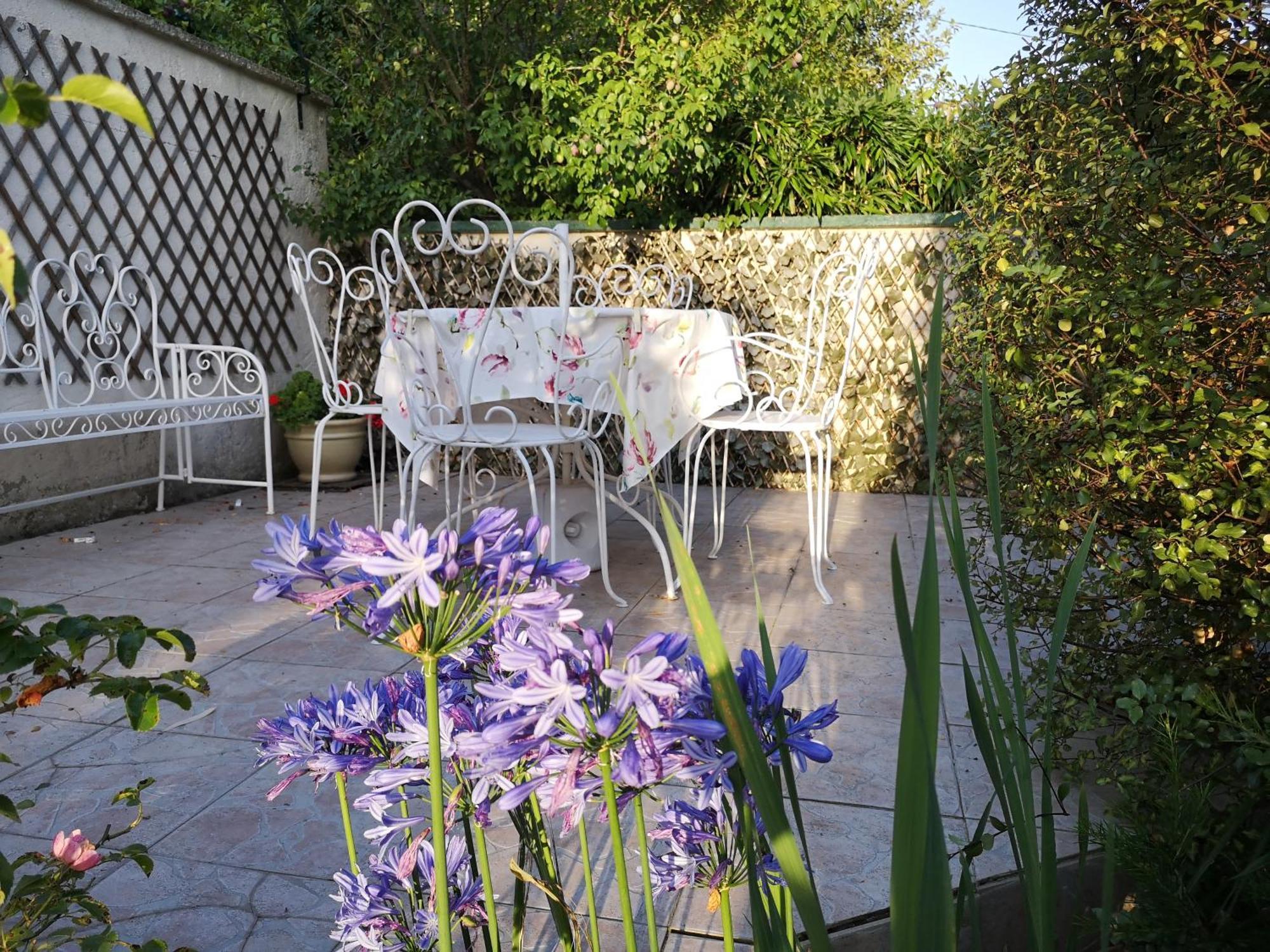 La Roseliere Maison Plain Pied Confortable Belle Decoration Jardin Magnifique 10 Mn A Pied Centre Ville Bayeux Proche Plages Du Debarquement Екстер'єр фото